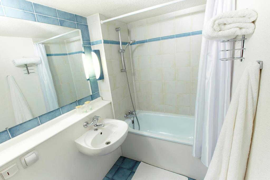 Campanile Clermont-Ferrand ~ Thiers Hotel Екстериор снимка