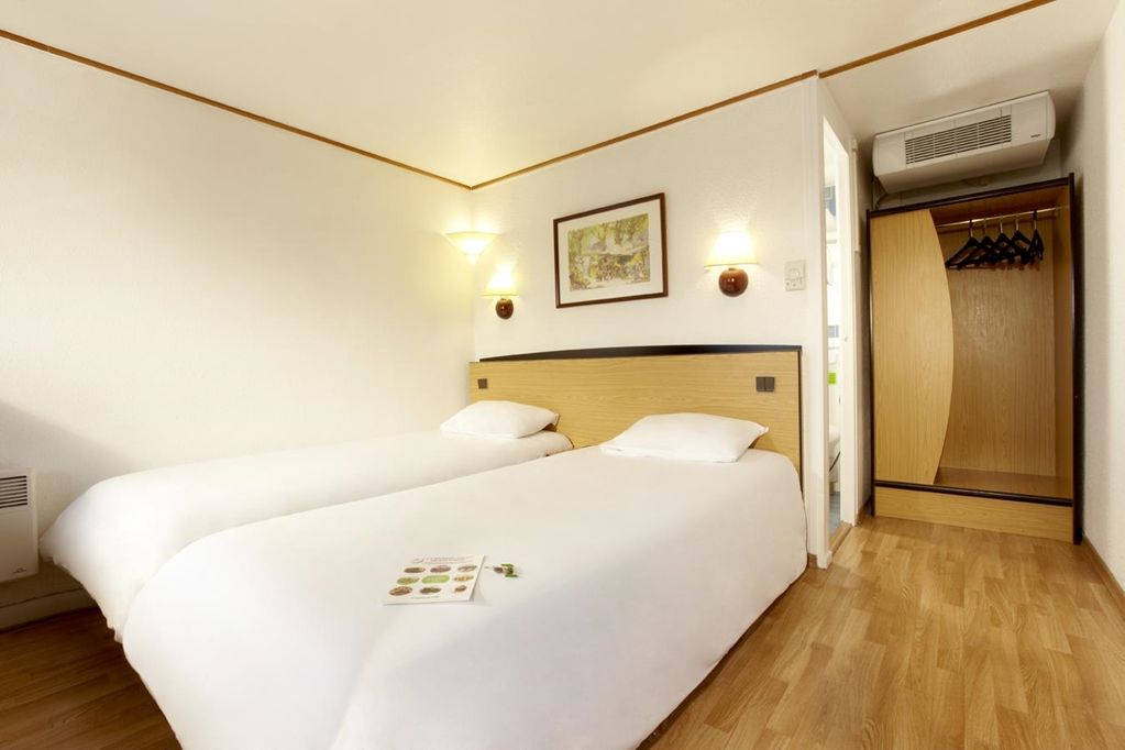 Campanile Clermont-Ferrand ~ Thiers Hotel Стая снимка