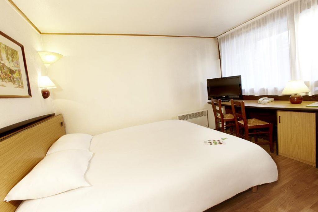 Campanile Clermont-Ferrand ~ Thiers Hotel Стая снимка