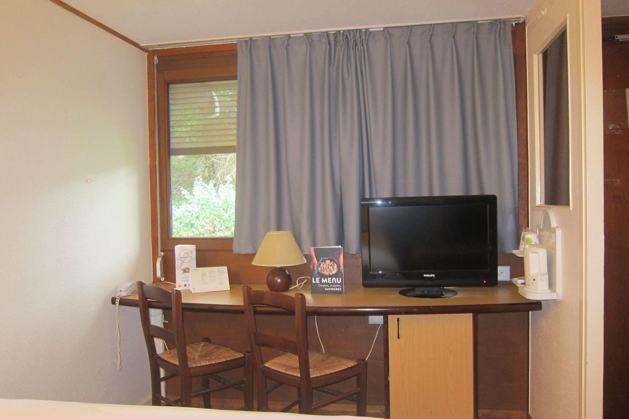 Campanile Clermont-Ferrand ~ Thiers Hotel Екстериор снимка