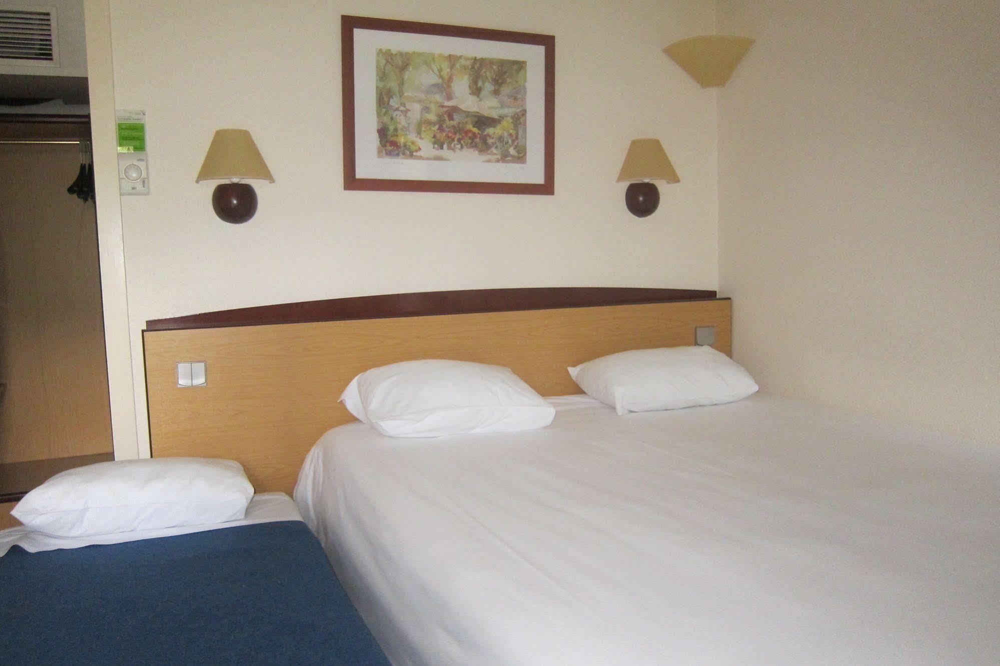 Campanile Clermont-Ferrand ~ Thiers Hotel Екстериор снимка